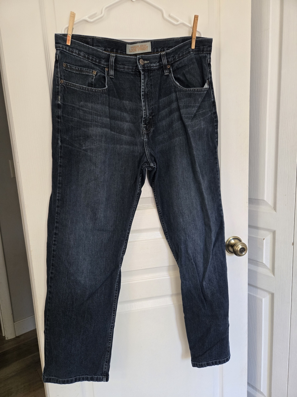 Men's Wranglers 32x36 Loose Straight Jeans